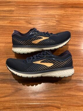 Brooks Ghost 12 Navy Blue/Gold Low Top Lace Up Mesh Running Sneaker SZ 10 2E